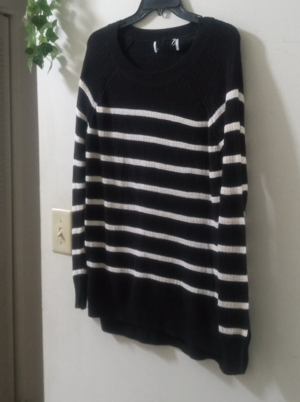 Black & White Striped Women's Sweater - Classic Knit Pullover